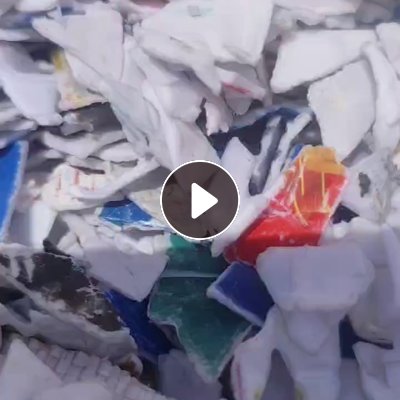 出售白色涂料桶破碎料，带字无字都有，清洗甩干，现货一二十吨