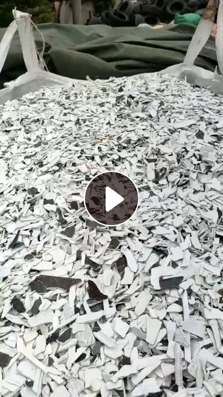 长期出售PVC塑钢破碎料