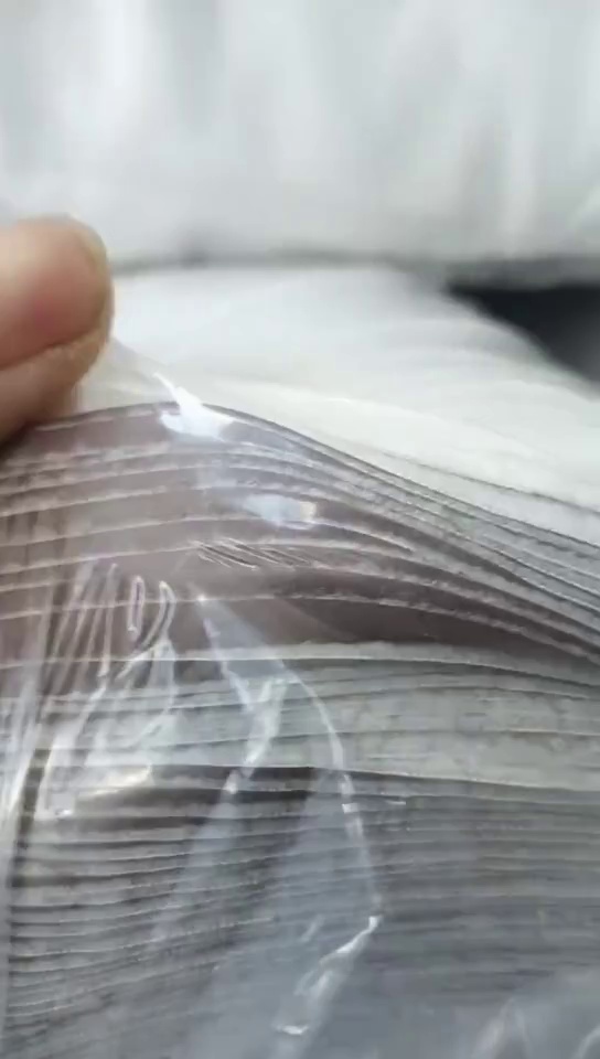 长期出售猫抓革，库存皮革，门幅1米四左右，月供100吨左右