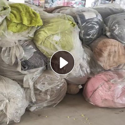 出售珊瑚绒布，珊瑚绒库存布，有两百多克，门幅两米，单面现货10吨左右，双面现货50吨