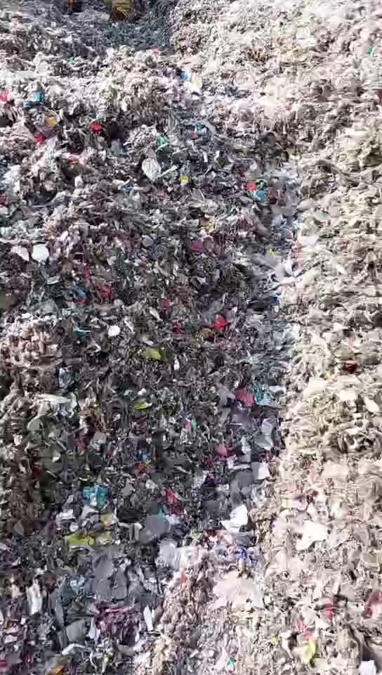 长期出售塑料杂料炼油料，现在100吨左右，货在安徽蚌埠