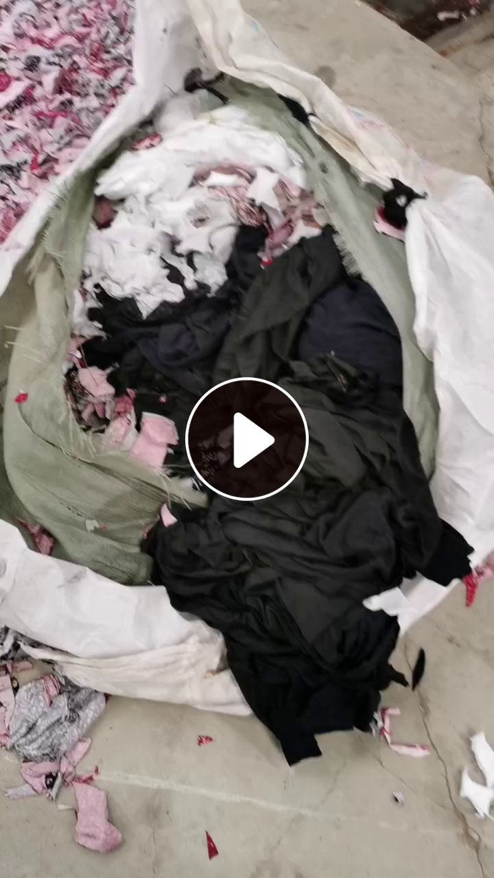 长期出售涤棉废布 90棉 10涤， 混色卖，现货30多吨，厂在内蒙古乌兰察布