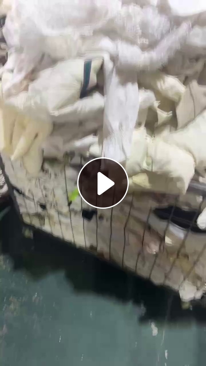 长期出售旧衣服大白，白料，开花料，现货有30吨左右，货在湖北仙桃