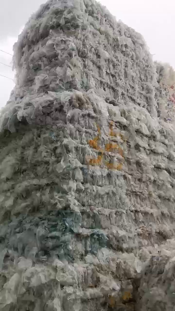 长期出售pe大棚膜破碎料，水洗好的，现货一挂车