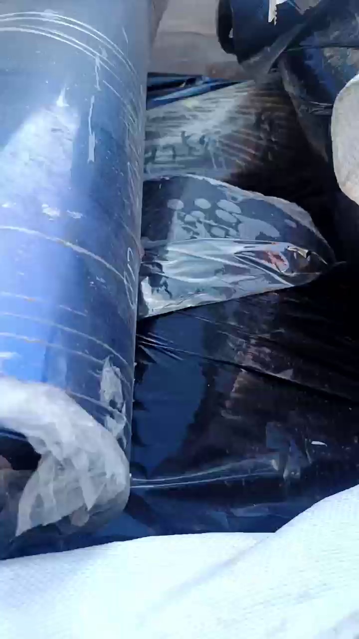 长期出售汽车下来的pet膜，pet轻胶膜，蓝透和白透，现货20吨左右