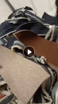 长期出售牛仔废布，涤棉牛仔，化纤牛仔废布，棉在60-75左右，现货20吨左右