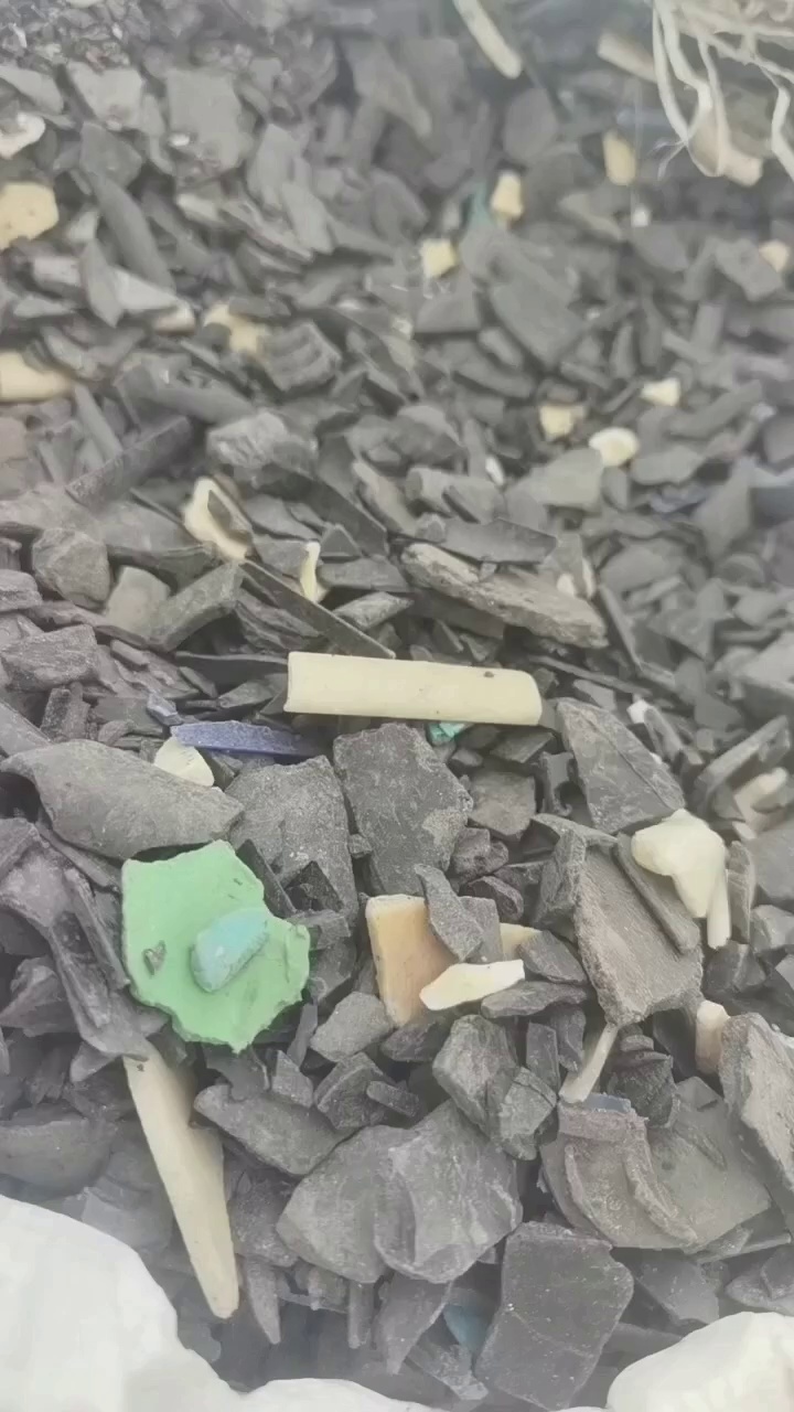 长期出售黑色，灰色PC破碎料，花色合金加纤ABS破碎料