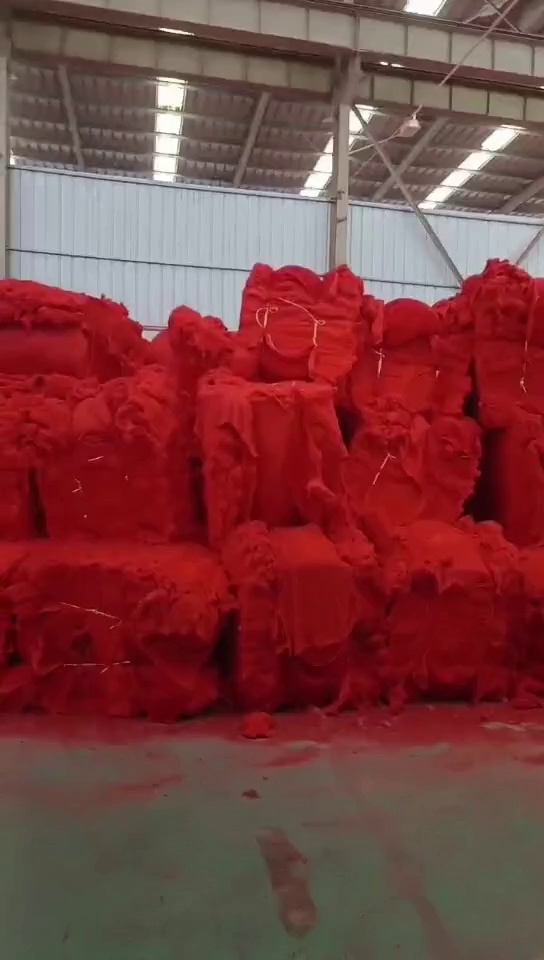 长期出售红灯笼下脚料开出来的红色纯涤纶开花棉，现货30-40吨，厂在河南焦作