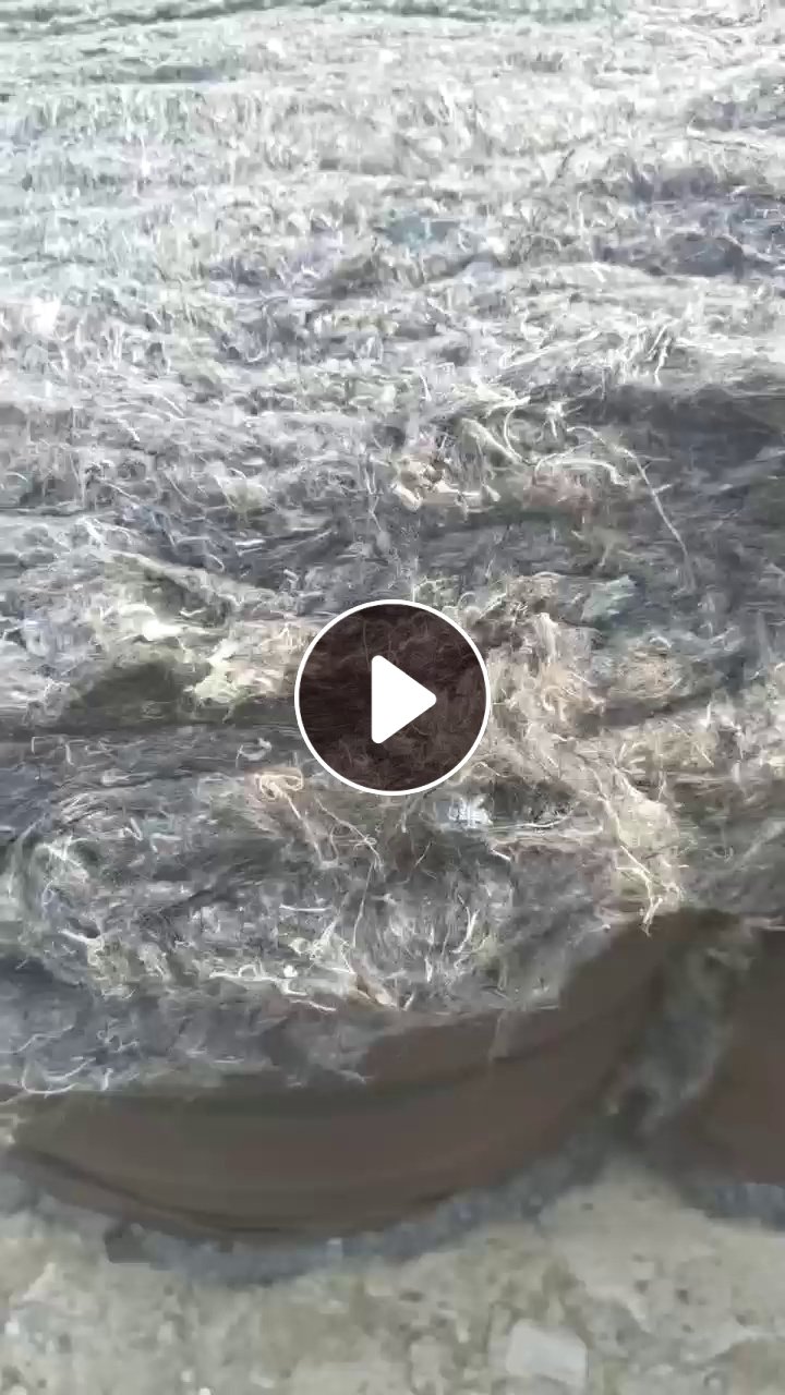 处理灰色涤纶箱包料，涤纶开花料，就是颜色差点，没别的毛病。河北保定