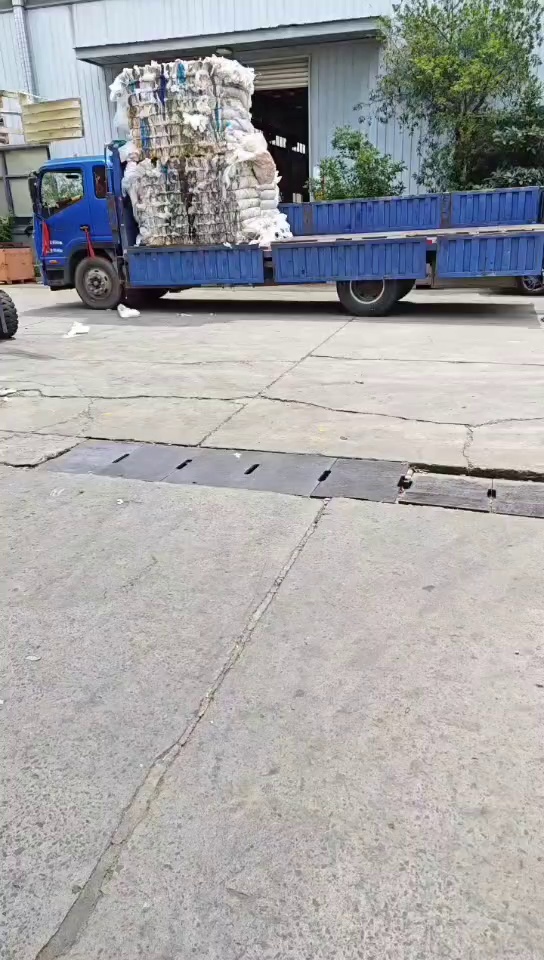 出售水洗二级PE膜废料，高低压混打，10%低压