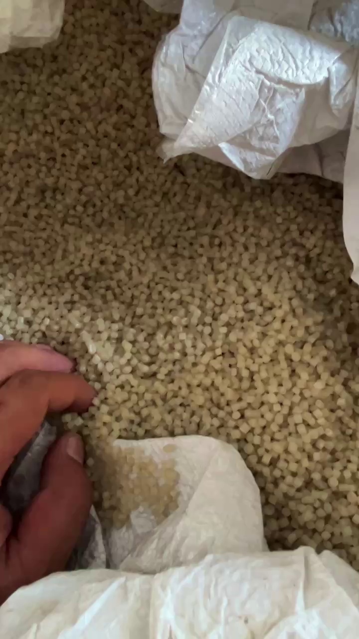 进口白桶颗粒。吹膜配色首选，价格完美！