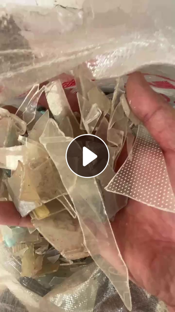 出售干粉透苯破碎料，冰箱抽屉和板材一起粉碎的，比例各一半左右，现货十来吨，不带胶不带纸
