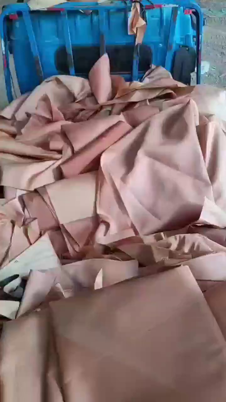 长期出售锦纶废布，现货8-9吨，全部都是一个颜色的，厂在山东临沂