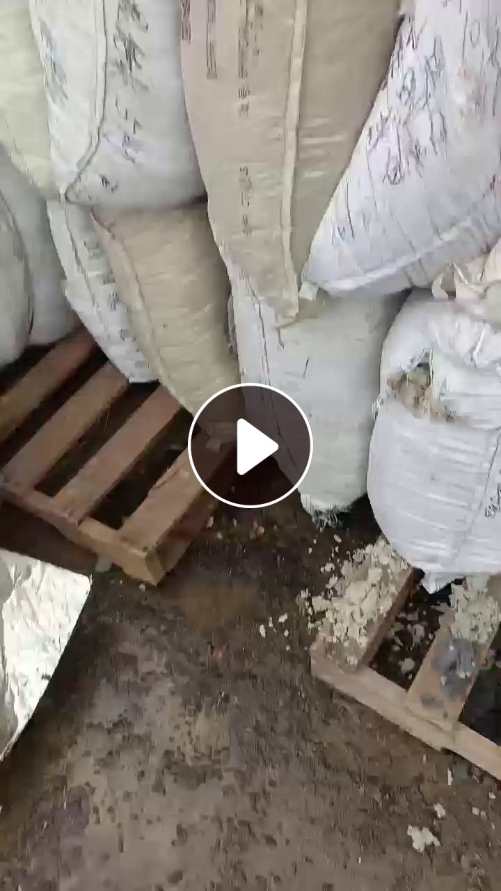 长期回收涤棉毛毛料，混着沥青铺设道路使用，厂在江苏盐城