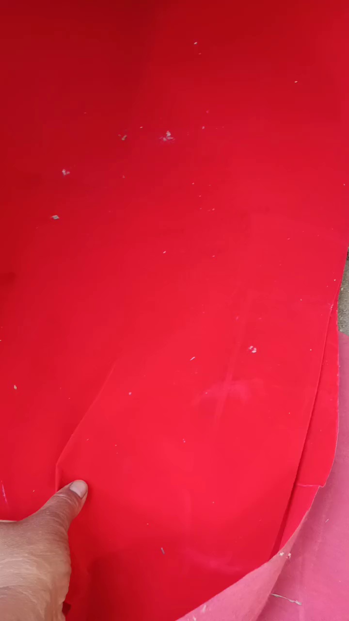 出售做墙纸下来的红色的无纺布卷材，无纺布，门幅54，现货七吨左右