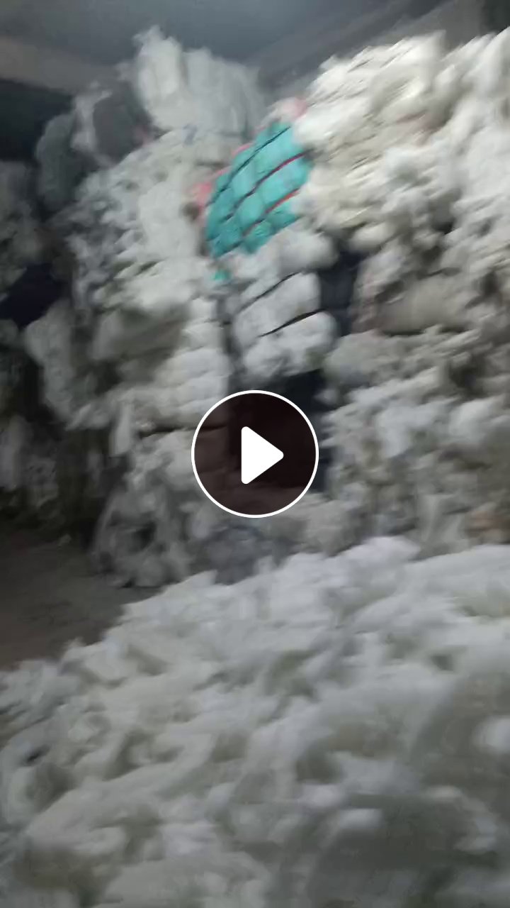 要搬仓库，现货便宜处理十几吨绗棉拆出来的丝棉，开松好的，现货十几吨，货在广东揭阳