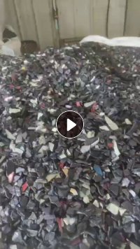 长期出售PP汽车塑料破碎料