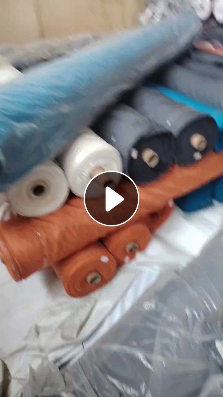 出售涤纶卷布，浴帘布，门幅1.7米到2.1米都有，现货2万米左右，货在浙江宁波