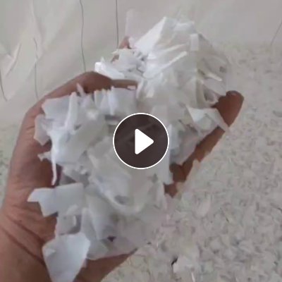 出售低压PE酱油壶破碎料，热洗吹漂，长期有货