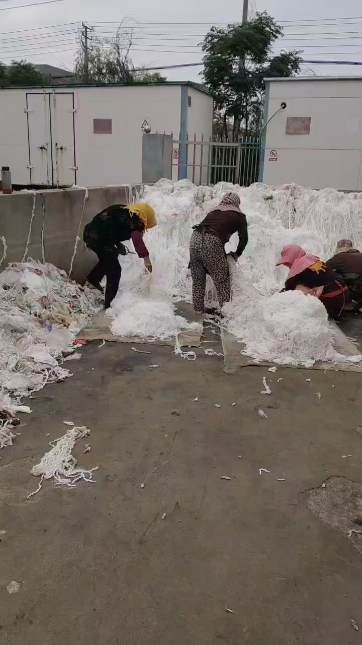 长期出售涤纶废丝，涤纶水丝，含水30%左右，月供50吨，货在江苏盐城
