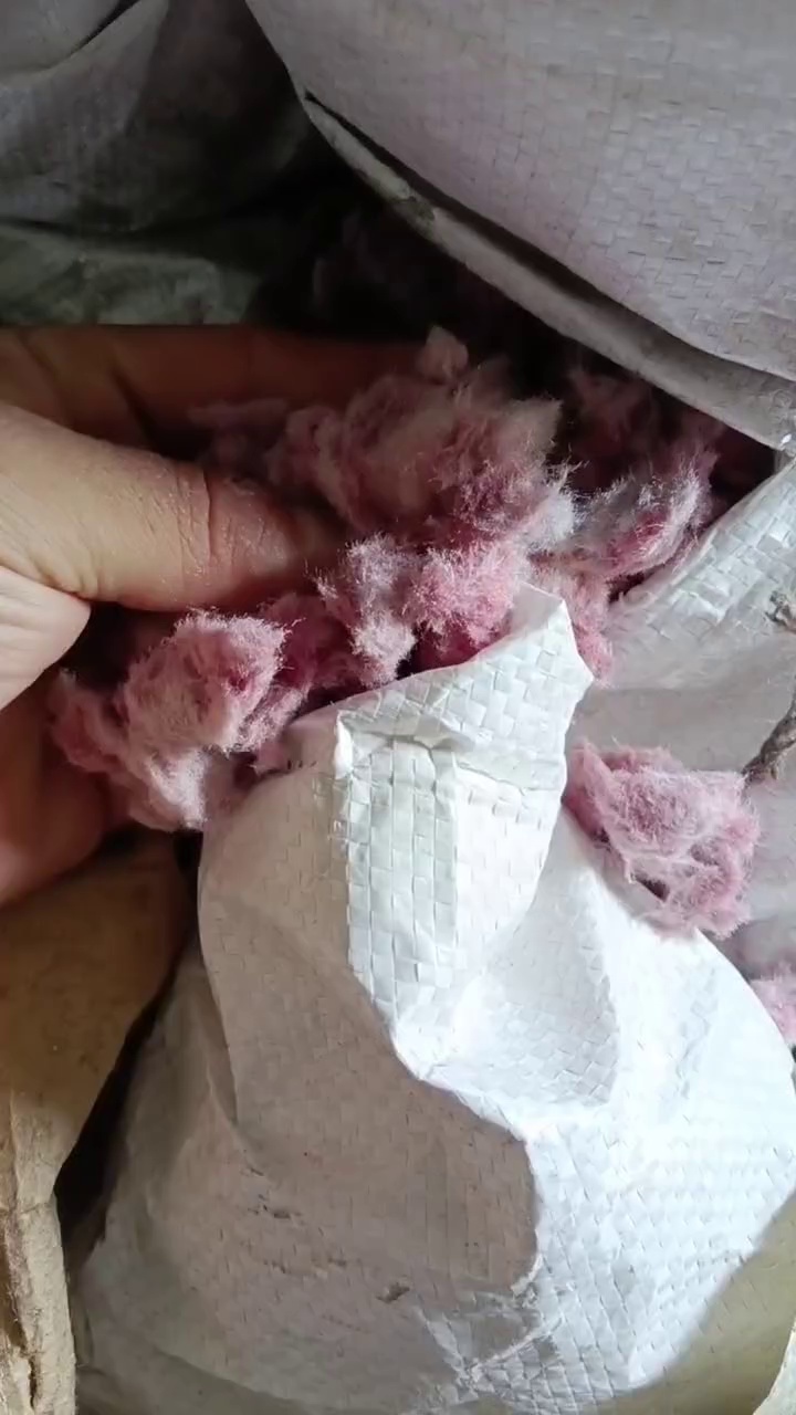 长期出售涤纶毛毛料，涤纶绒布，统货一起走，现货十吨左右，货在江西宜春