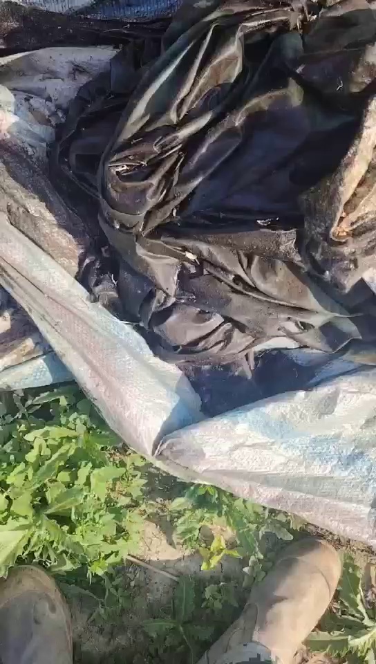 出售一批油田下来的编织袋和油布，现货30吨，货在黑龙江大庆