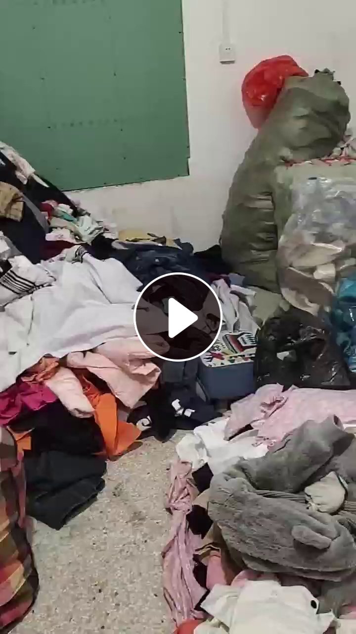 长期出售旧衣服统货，每个月10吨左右，货在陕西西安