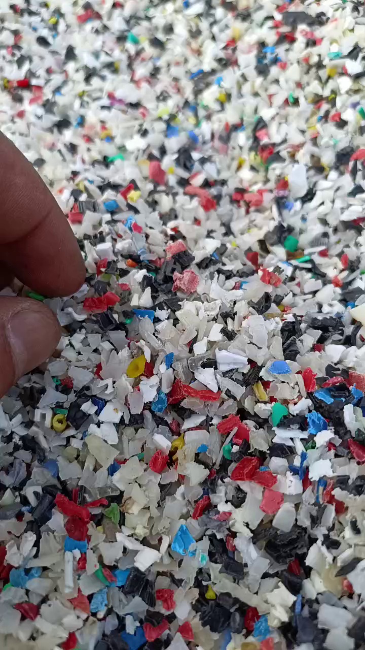 长期出售尼龙单双混合破碎料（80％尼龙，含PVC，硅胶）