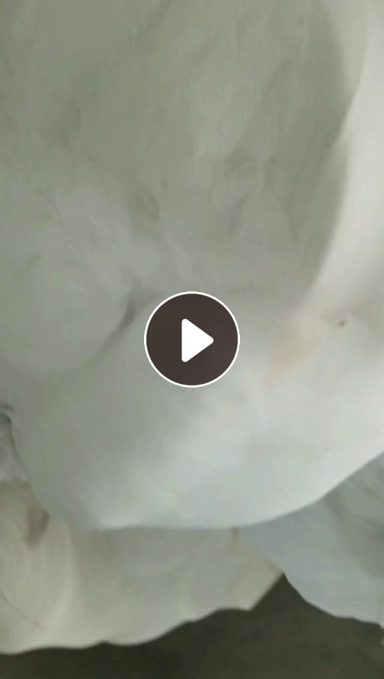 长期出售白色的涤纶开花料，涤纶废布，现货6.8米一车