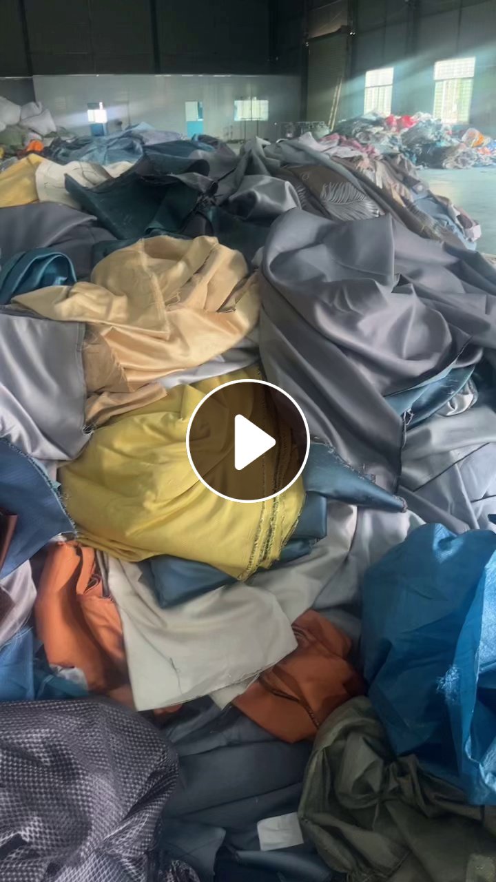 长期大量出售涤纶废布，涤纶边角料，现货30吨左右