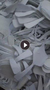 长期出售纯涤纶的鞋帮布，很多种颜色，每天十几二十吨，厂在浙江温州