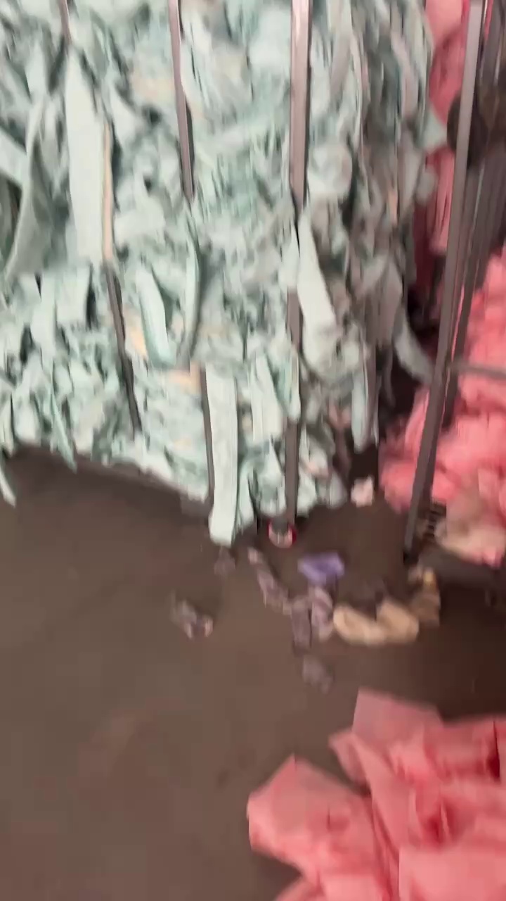 出售纯涤纶废布，浅三色，被子边角料下来的，江苏南通