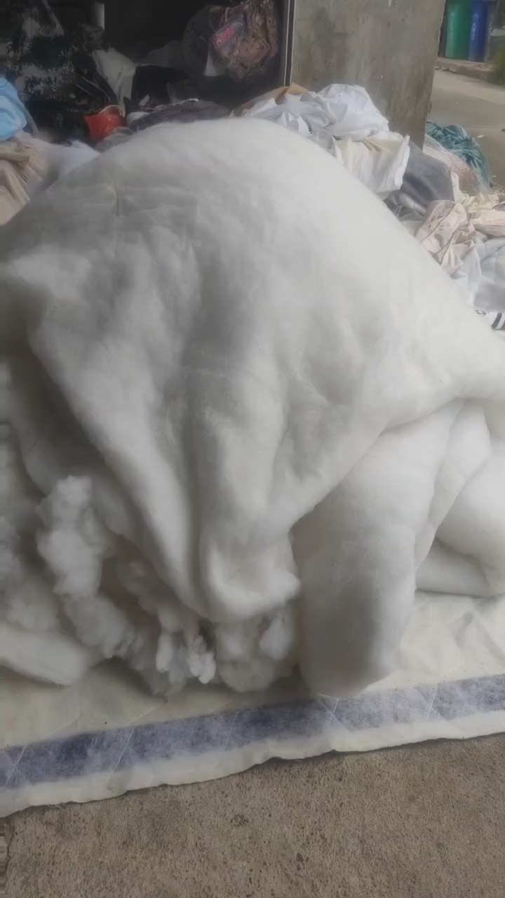 出售旧丝绵被，剥好的丝绵被，丝绵下脚料，货在江苏泰州