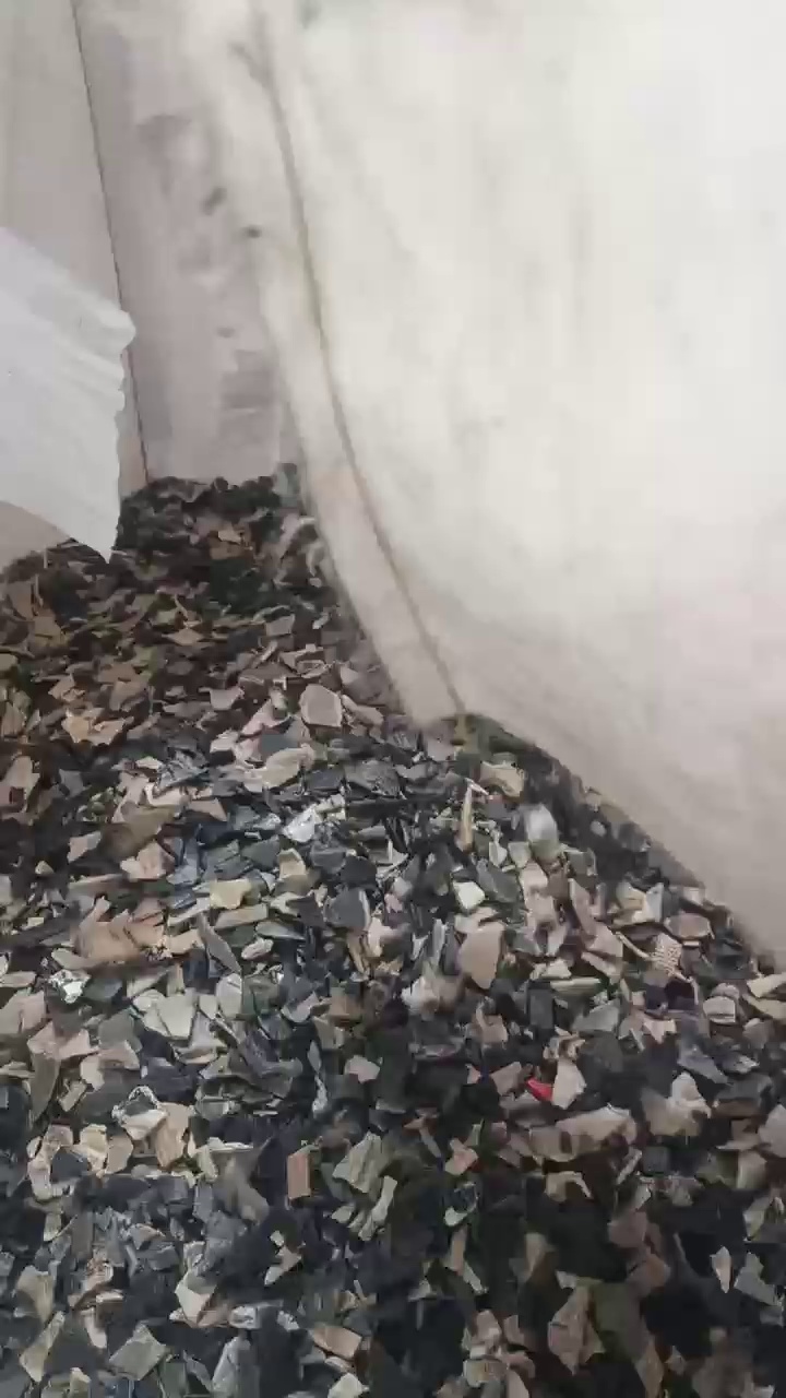 长期出售PP汽车内饰破碎料