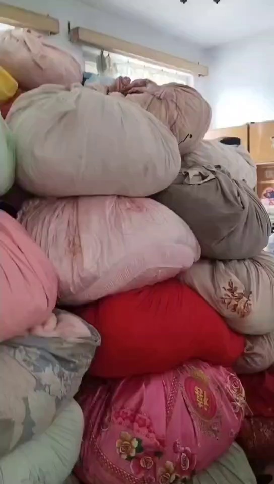 长期出售旧衣服统货，月供二三十吨