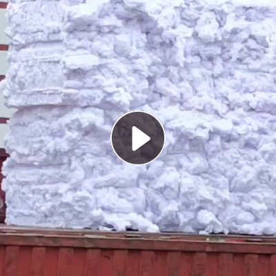 长期出售漂白开花棉，开松棉，前纺盖板花开的棉，65棉35涤，现货有6.8米一车，货在江苏张家港