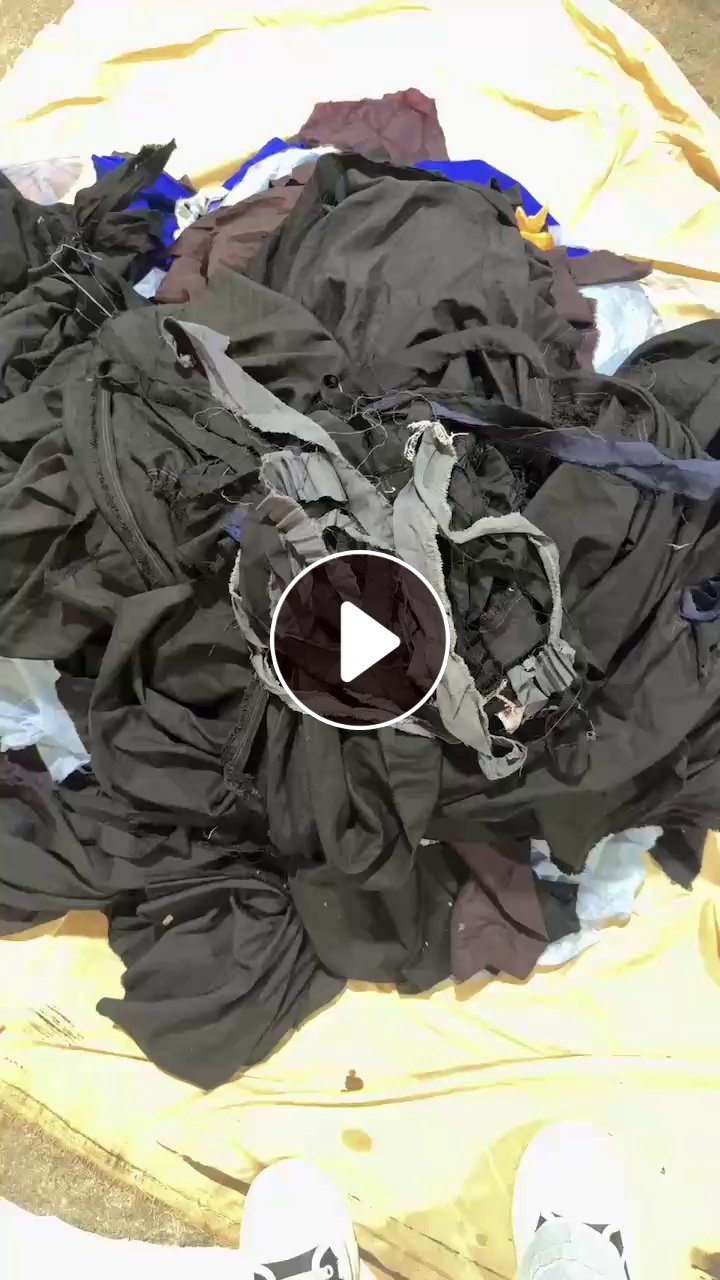 长期出售涤棉废布，有些也有天丝和棉，浅色和黑色分开的，可以开花做土工布，每个月有大几十吨