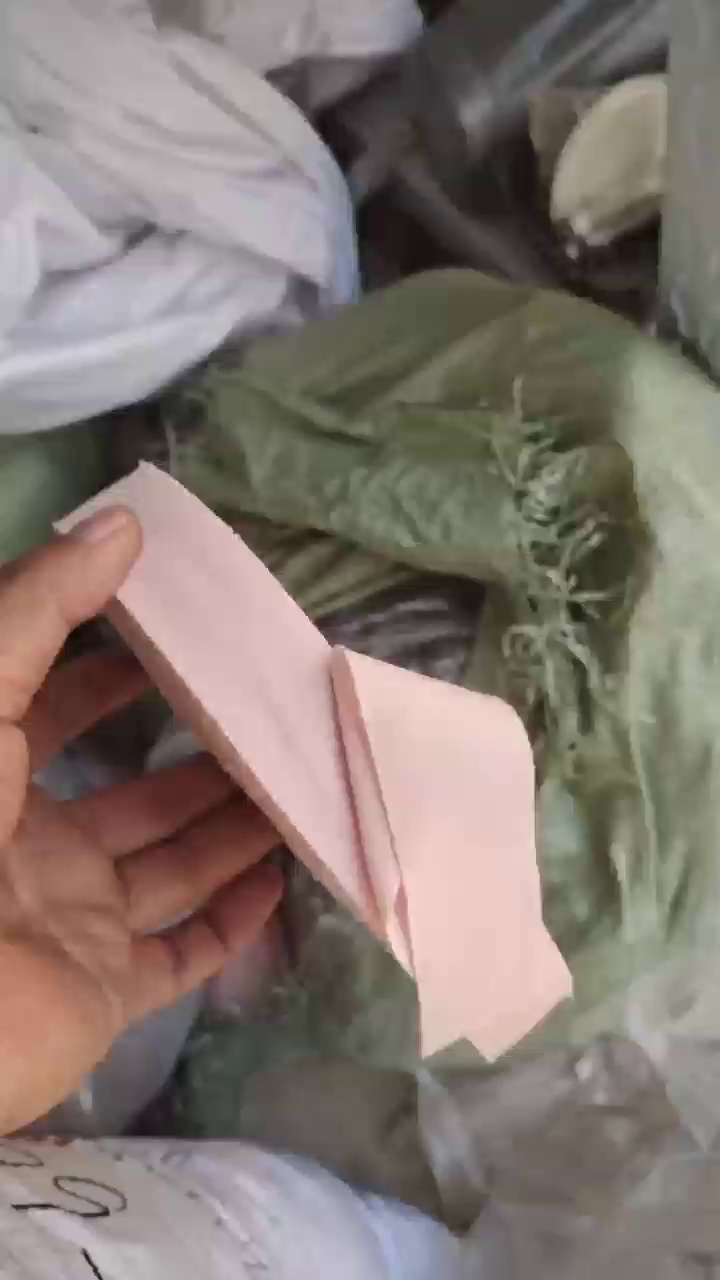 出售小卷布，有四面弹，佳织布，丝光布， 自己厂用剩下的，厂在福建泉州