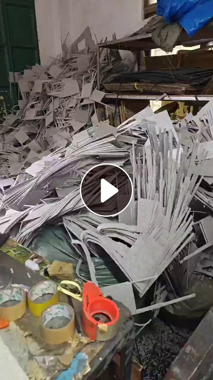 长期出售无纺布厂下来的涤纶边角料，每个月40吨左右，造粒用，货在广东东莞