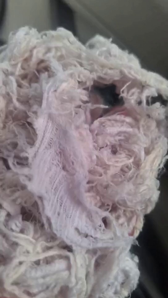 长期出售白色氨纶拉丝布，可以造粒用，现货大几十吨，也还有泳装布，货在辽宁鞍山