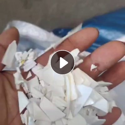 出售白色无字涂料桶破碎料，现货11吨，长期有货