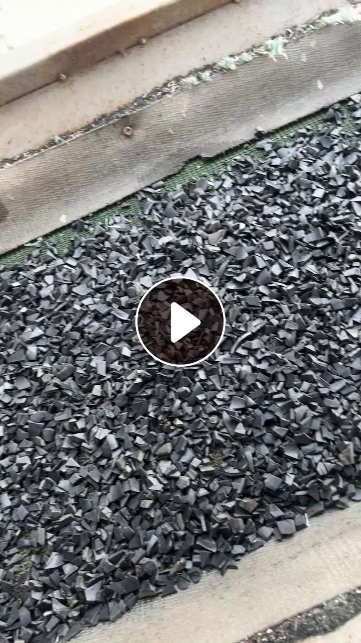 出售软质PVC电缆皮破碎料，黑色电缆皮破碎料的，花色的也有