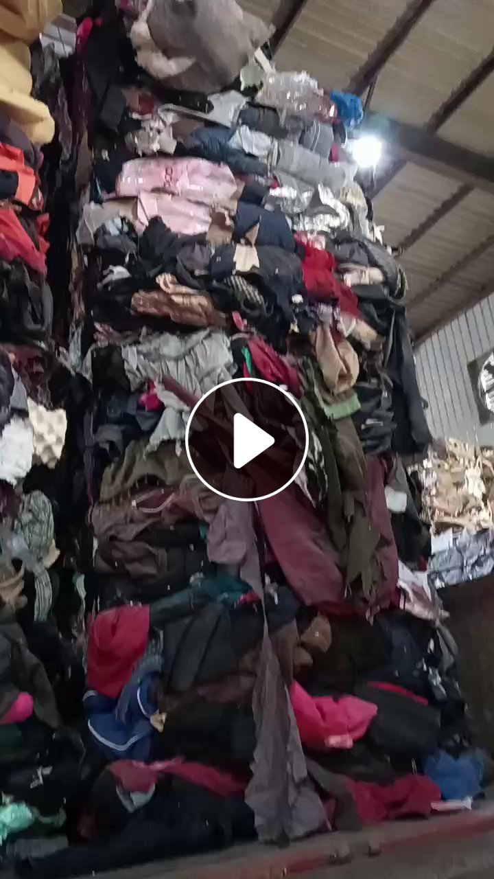 长期出售压包好的旧衣服黑料，黑料开花料，燃烧料，月供300吨左右