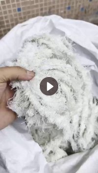 长期出售牛仔厂裁床下来的涤棉牛仔布边纱,有白色的,也有黑色的,每个月100吨左右,货在广东东莞