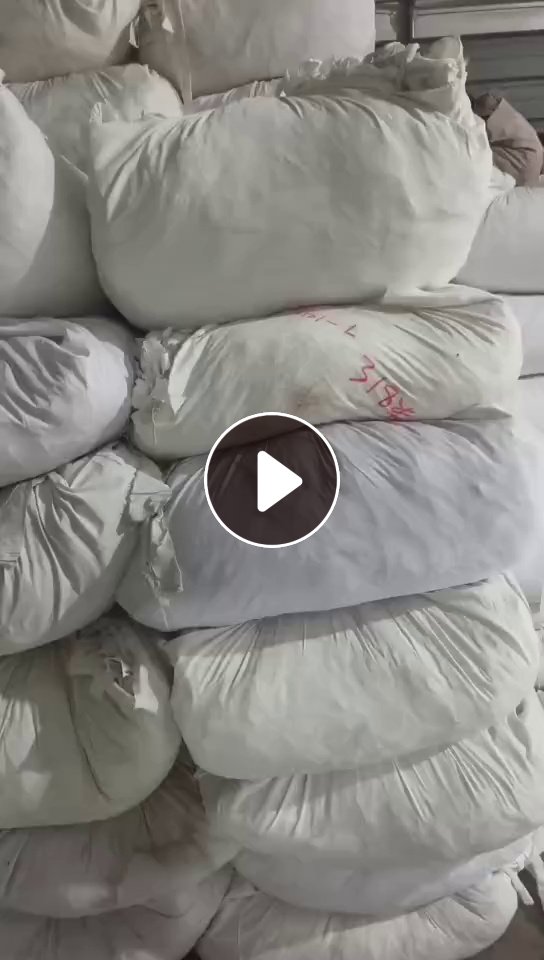 长期出售白色的涤纶废布，涤纶边角料，可开花用，现货十几吨