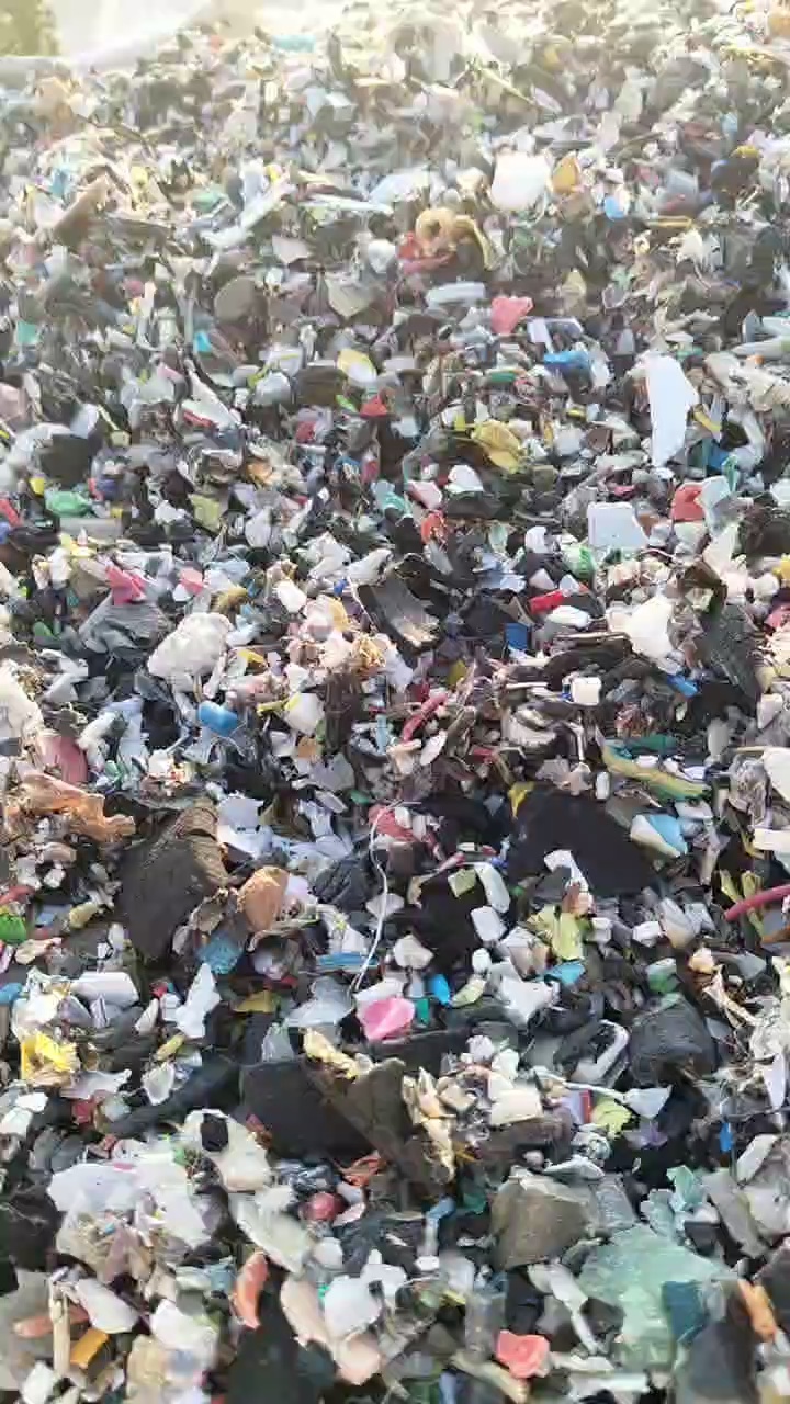 长期出售杂塑料，炼油、燃烧、风扇底坐都可以