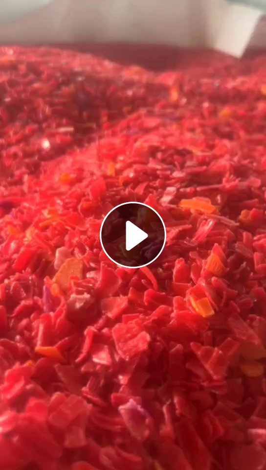 出售PE瓶盖破碎料，热洗过材质除橡胶，分色瓶盖破碎料，月供300吨