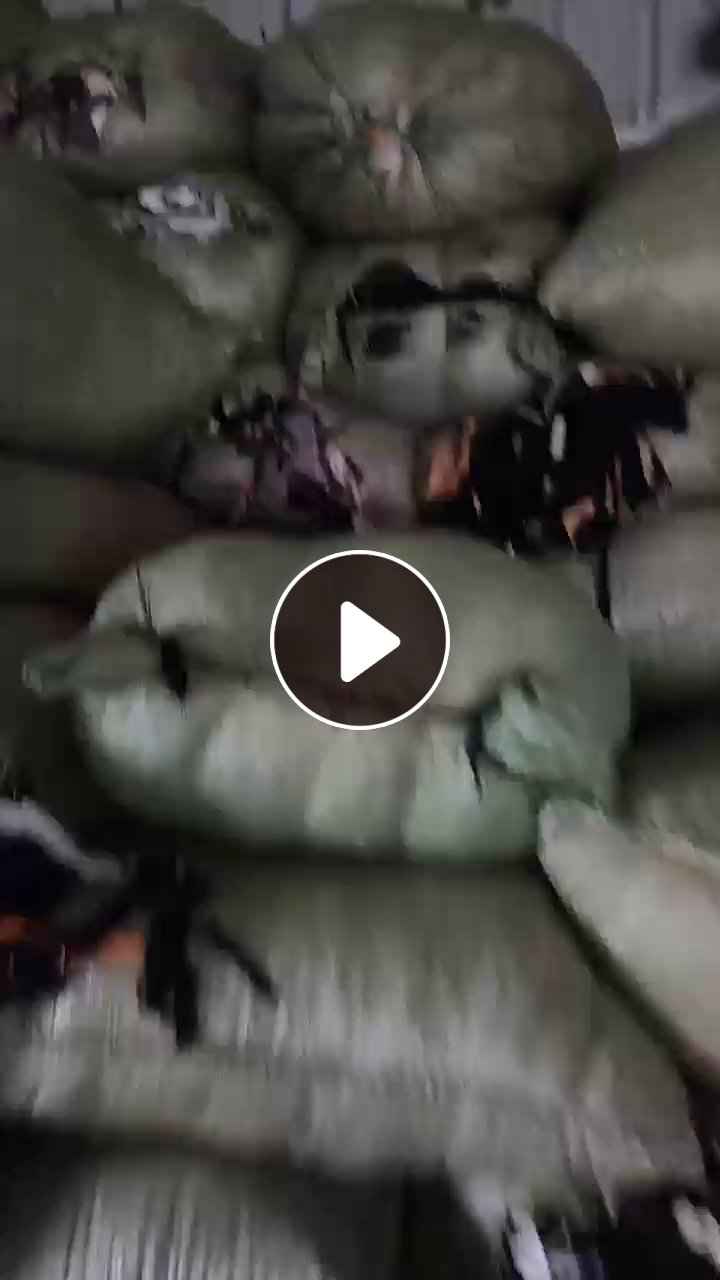 长期出售厂里下来的碎布通货，有涤棉涤纶锦纶氨纶，什么材质都有，每个月有30吨，货在广东汕尾