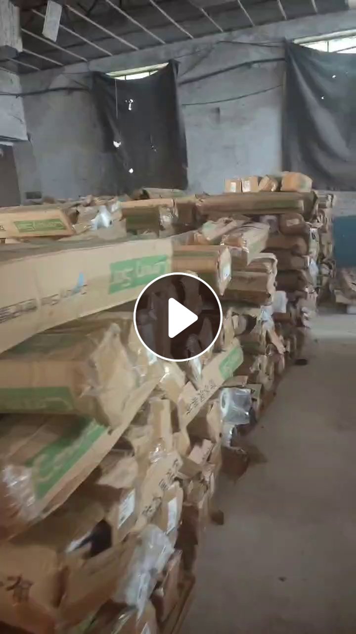 长期出售里子绸，复合一层胶。防水布，白色，现货5吨，厂在河北保定