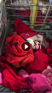 出口厂长期出售旧衣服红料，旧衣服二白，安徽宣城红料有8吨，二白有17吨，河北邯郸也有货